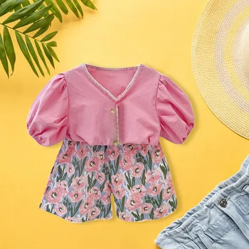 Облекло и комплект за малки момичета, розови къси панталони с къси ръкави и цветен модел, летен ежедневния моден костюм за деца и юноши